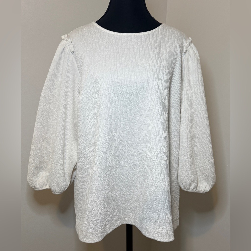 Ann‎ Taylor White Textured Puff Sleeve Ruffle Shoulder Blouse Large 438004
